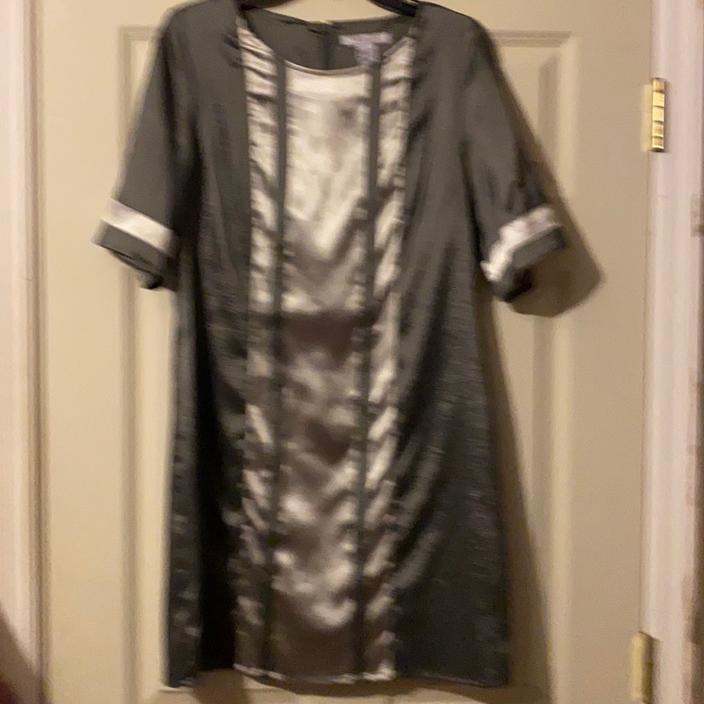 Short sleeved grey dress